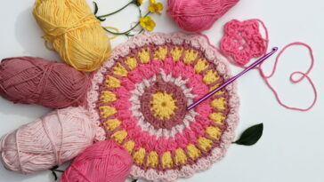 O melhor guia para criar mandalas de crochê vibrantes