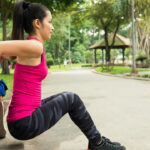 Os 5 melhores exercícios para fortalecer os tríceps e melhorar a força dos braços em casa