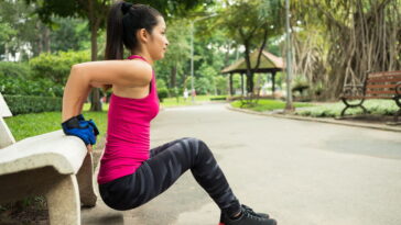 Os 5 melhores exercícios para fortalecer os tríceps e melhorar a força dos braços em casa