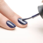 Inverno 2025 traz tendências de esmalte que você vai amar