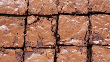 O ingrediente inusitado que transforma esse brownie em puro prazer