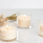 Essa vela artesanal está transformando casas e negócios com aroma e estilo