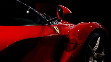 Ferrari entre tradição e futuro, como o primeiro elétrico pode mudar tudo