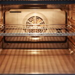A forma mais eficiente e natural de remover gordura do forno