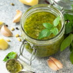 Nhoque colorido pesto diferente e um sabor que abraça a alma
