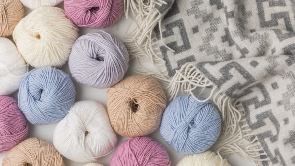 O gorro de crochê que virou febre entre quem ama artesanato
