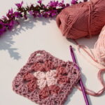 O gorro de crochê que virou febre entre quem ama artesanato