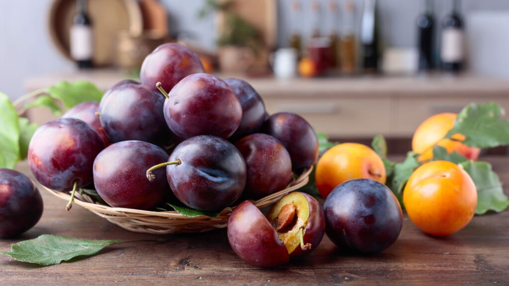 Poucas pessoas sabem o que essa fruta poderosa faz no organismo