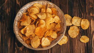 O segredo do “ar” dentro da embalagem de batata frita que poucos conhecem
