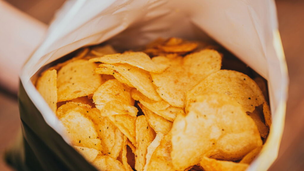 O segredo do “ar” dentro da embalagem de batata frita que poucos conhecem