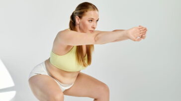 A rotina de exercícios que muda tudo no seu corpo sem sair de casa