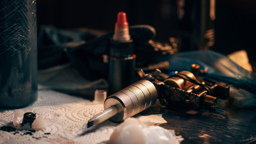 O erro mais comum após tatuar que quase ninguém te conta