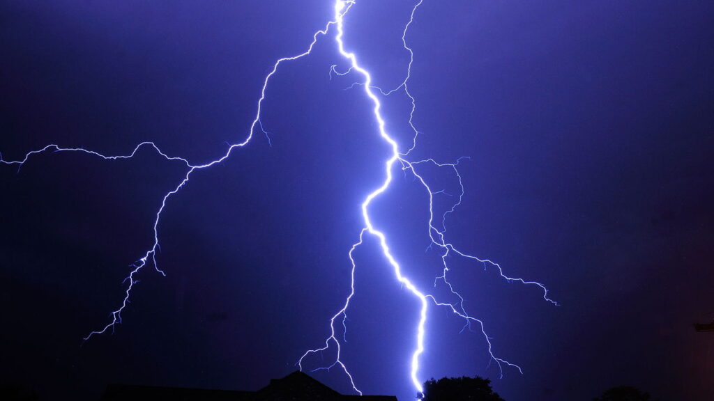 O som que assombra os céus mesmo depois da tempestade não é um trovão