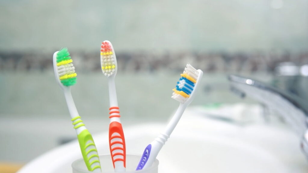 Essa dica simples com escova de dentes pode revolucionar sua faxina