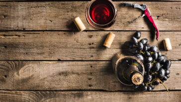 Você vai se surpreender com o motivo por trás do fundo das garrafas de vinho