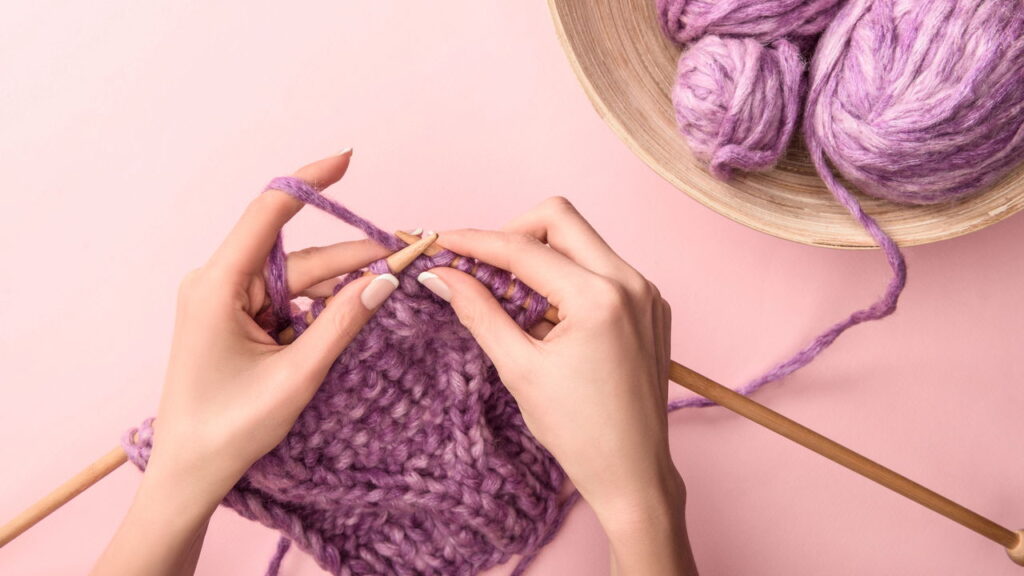 O segredo das artesãs que mais vendem no inverno está nessa boina