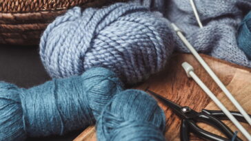 O guia mais completo para fazer poncho de crochê com estilo