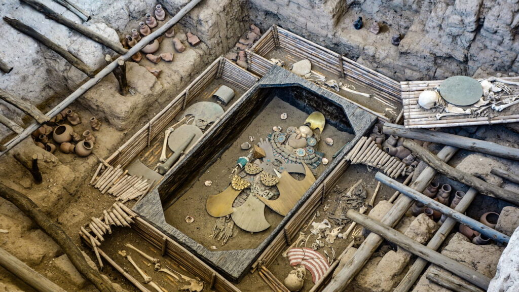 Arqueólogos descobrem obra surpreendente escondida há milênios no Peru, veja quais as descobertas