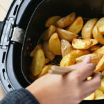 Com pequenas mudanças sua air fryer pode deixar de ser vilã e virar aliada