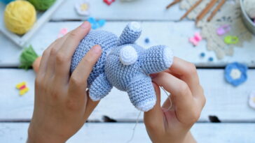 Por que o ursinho de amigurumi de crochê virou presente favorito