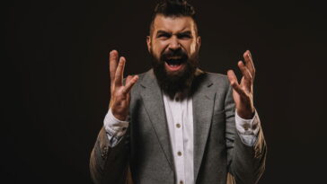 Essa atitude silenciosa está minando relacionamentos dentro de casa segundo a psicologia