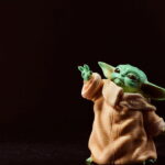Esse item de crochê virou febre entre crocheteiras que amam leitura e cultura geek