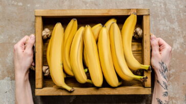 Essa fruta tropical virou símbolo de alimentação saudável e cultivo urbano
