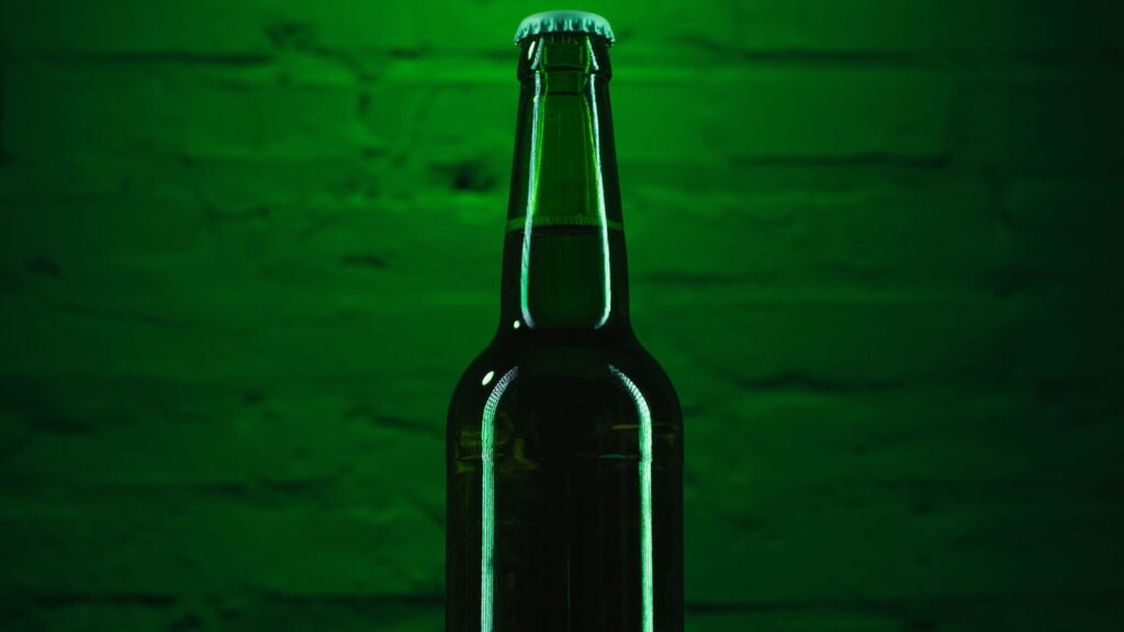 O detalhe na garrafa que mantém o sabor da cerveja e quase ninguém percebe