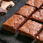 Essa receita de brownie viralizou nas redes e nem precisa de forno