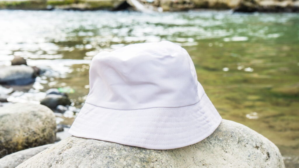 De símbolo cultural a tendência global o que há por trás do bucket hat