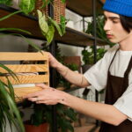 Jardineiras artesanais trazem vida aos ambientes internos