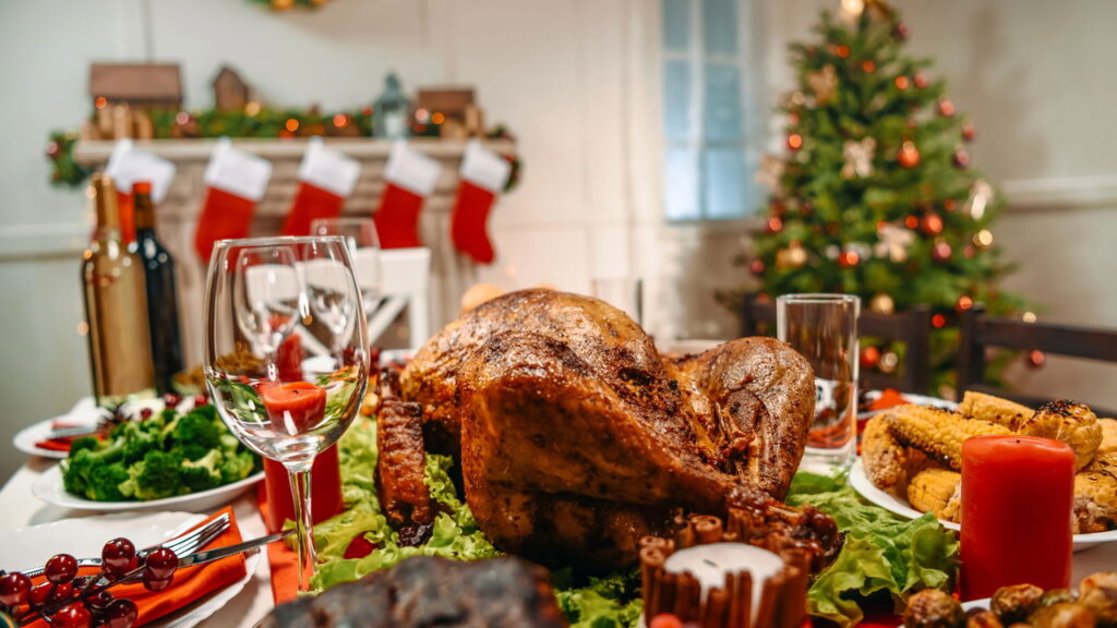O detalhe da mesa que tá emocionando os convidados nesse Natal