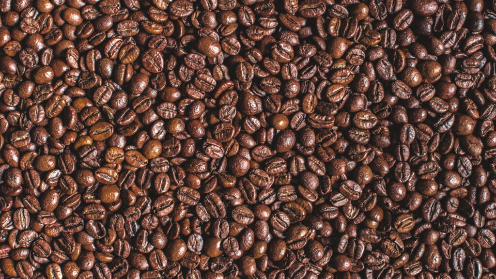 O pratinho do café tem uma origem genial que quase ninguém conhece