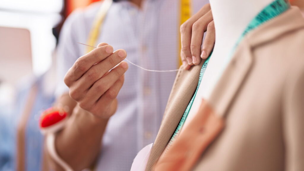 Essa técnica simples está revolucionando os guarda-roupas em 2025
