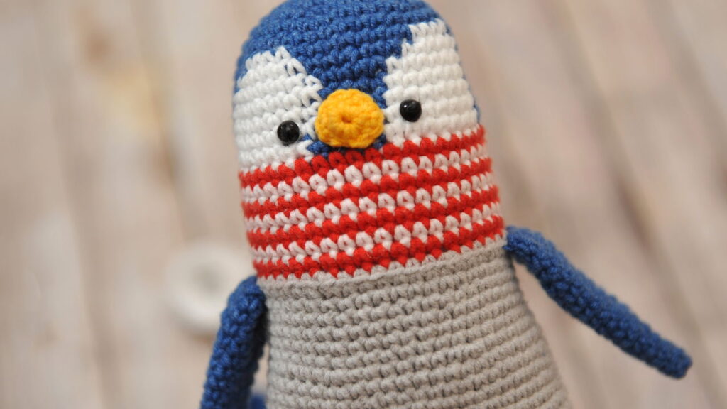 Você não vai acreditar na fofura desse pinguim feito que é sucesso entre as crocheteiras!