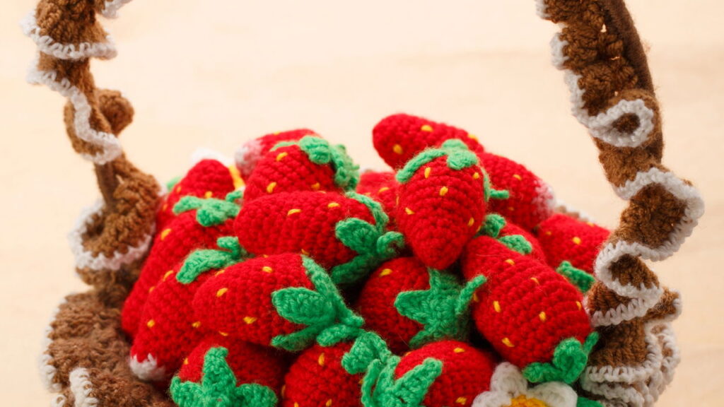 A nova tendência do crochê pet é frutada e está conquistando corações