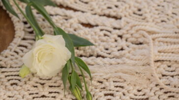 O detalhe artesanal que está em alta entre crocheteiras e está deixando as casas mais charmosas