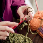 Esse detalhe artesanal virou o novo queridinho da decoração entre as crocheteiras