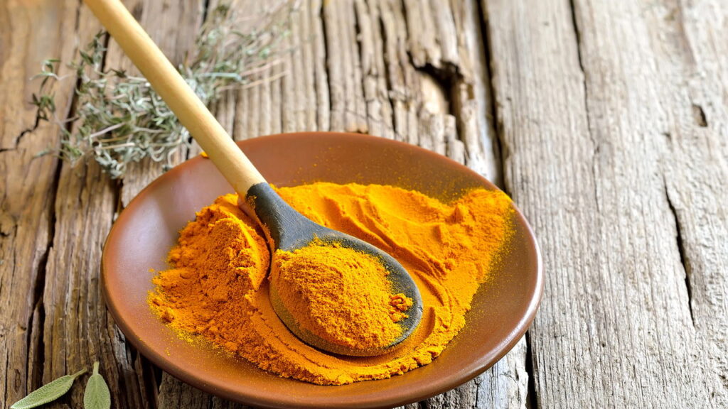 Cúrcuma, antioxidante natural com sabor, benefícios e ciência a favor