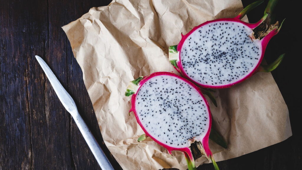 Essa fruta está conquistando os jardins brasileiros e o motivo surpreende