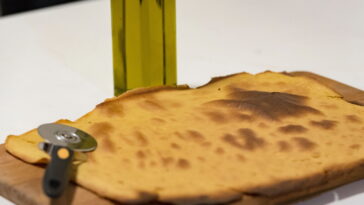 Como fazer fainá rápido fácil e sem forno usando só frigideira