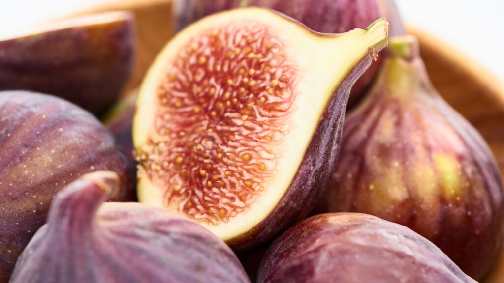 Essa fruta doce que movimenta a economia e atrai turistas no interior paulista pode estar em sua casa