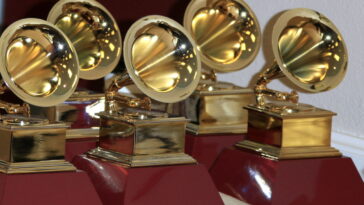 O acessório que roubou a cena no tapete vermelho do Grammy surpreendeu a todos