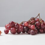 Essa fruta milenar está transformando varandas em mini vinhedos