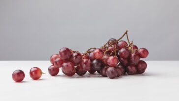 Essa fruta milenar está transformando varandas em mini vinhedos