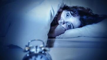 Se você acorda sempre nesse horário durante a madrugada? atenção para o que seu corpo está dizendo