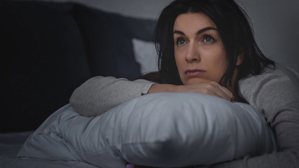 Se você acorda sempre nesse horário durante a madrugada? atenção para o que seu corpo está dizendo