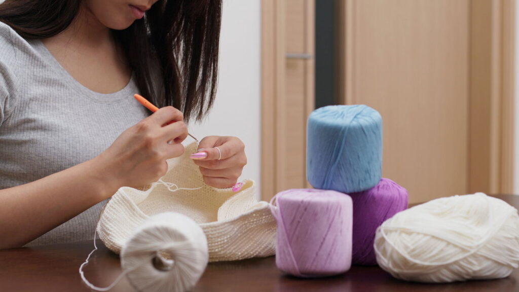 O detalhe artesanal que está em alta entre crocheteiras e está deixando as casas mais charmosas