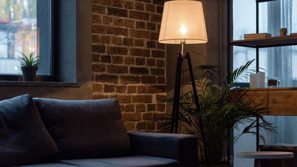 Essa luminária caseira está conquistando decoradores e não é à toa