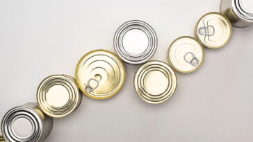 O truque simples com latas que virou febre na decoração sustentável